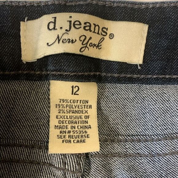 D. JEANS., New York, ladies size 12, like new, cotton/poly/spandex blend - Picture 2 of 11